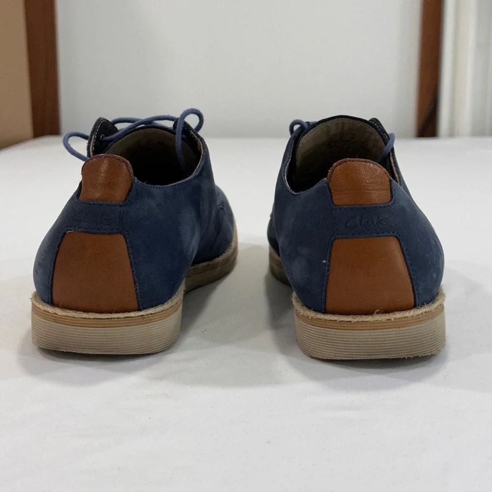 Clarks these tor